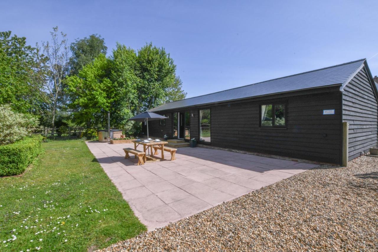 The Piglets Villa Woodbridge Exterior foto